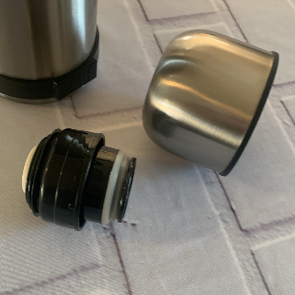 Stainless Thermos - Picture 6 of 10